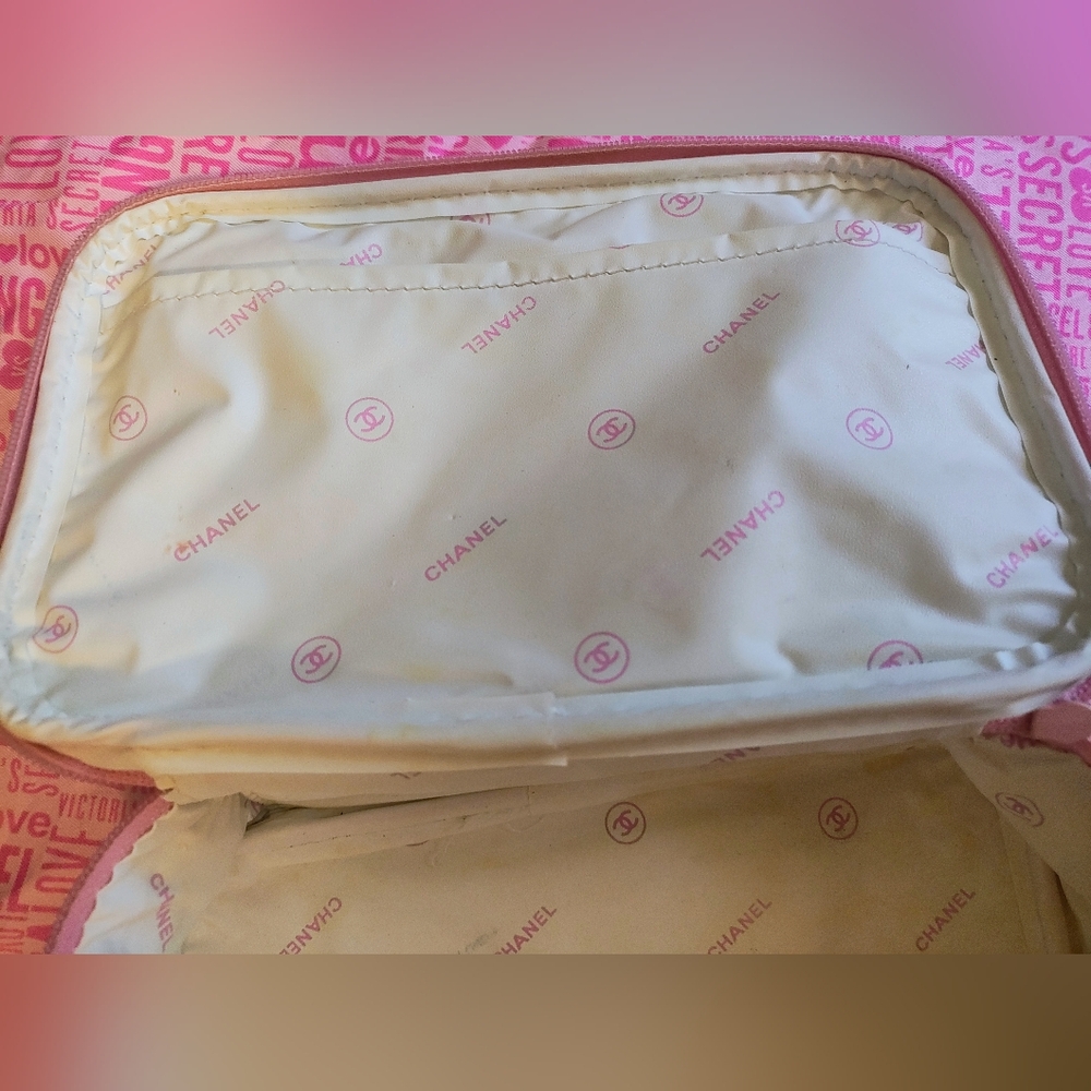 CHANEL Parfums vintage Cosmetics Bag - Picture 10 of 13
